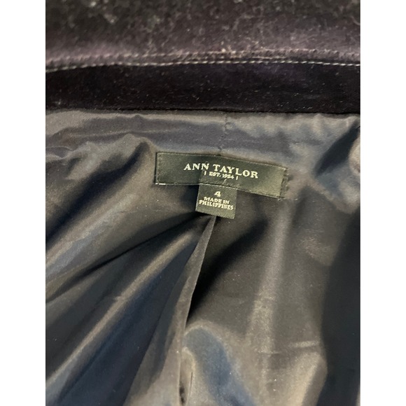 Ann Taylor Velvet Blazer Jacket Deep Purple Women Size 4 Classic Sophisticated - Picture 7 of 7
